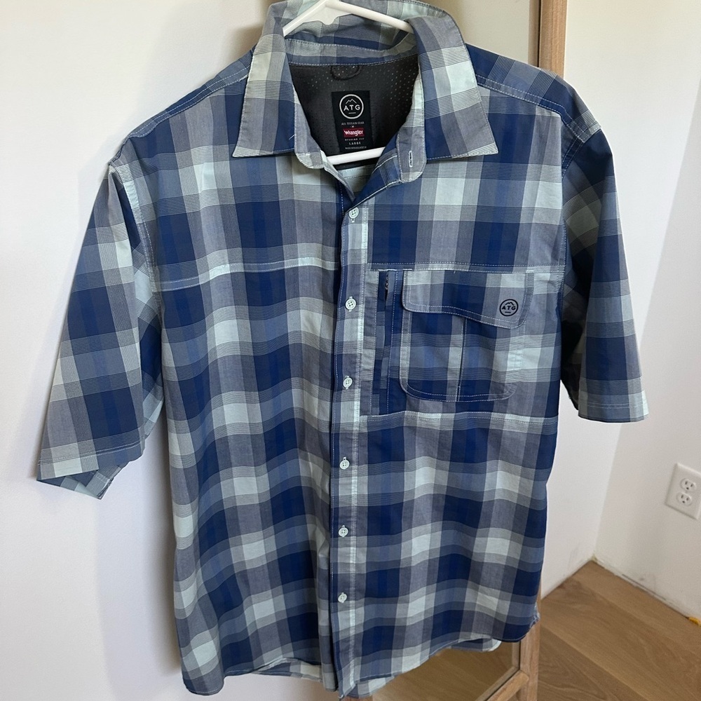 Wrangler Men's Blue Plaid Short Sleeve Shirt